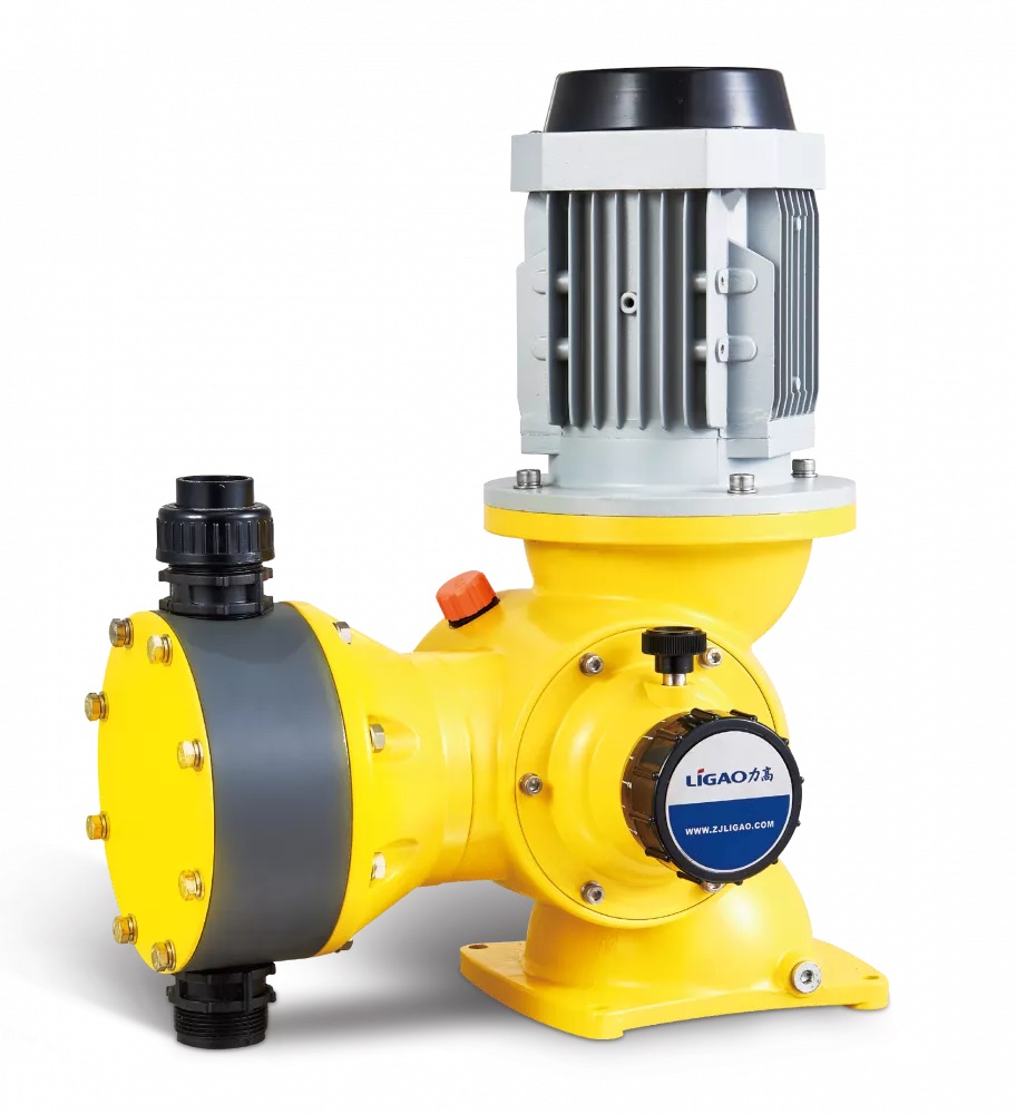 Насос дозировочный механический мембранный LIGAO GM 10-12 (PVC)
